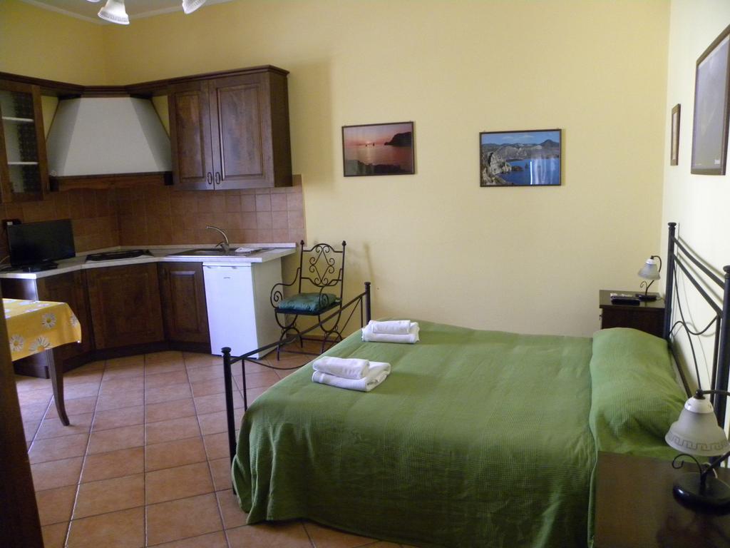 Case Vacanze Albamarina Lipari  Værelse billede